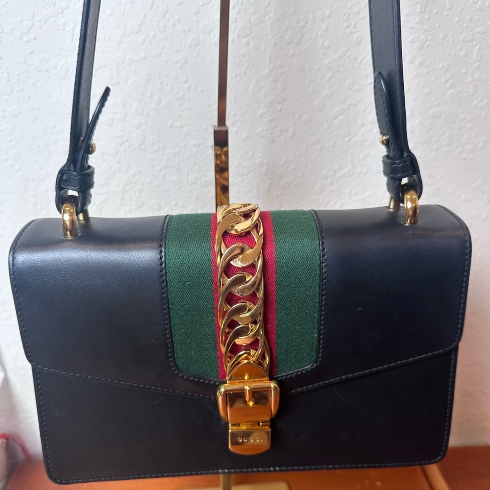 Authentic Gucci Silvia Shoulder Black Bag